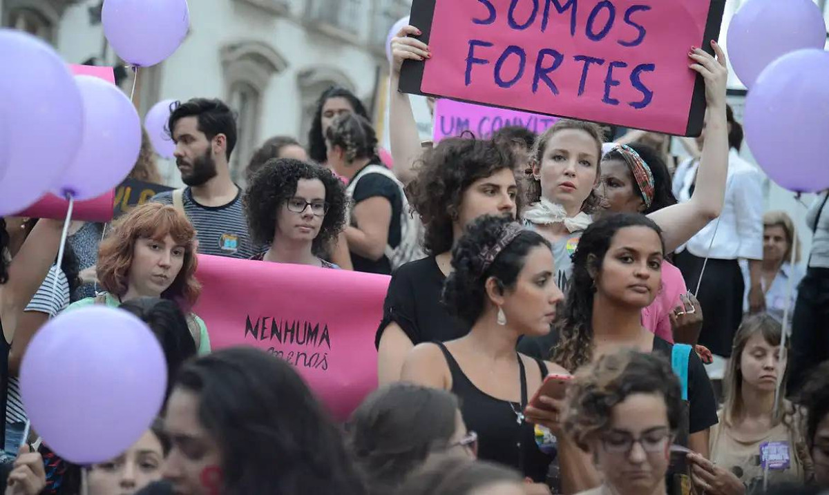 Projetos de lei sobre violência contra mulher não avançam no Congresso
