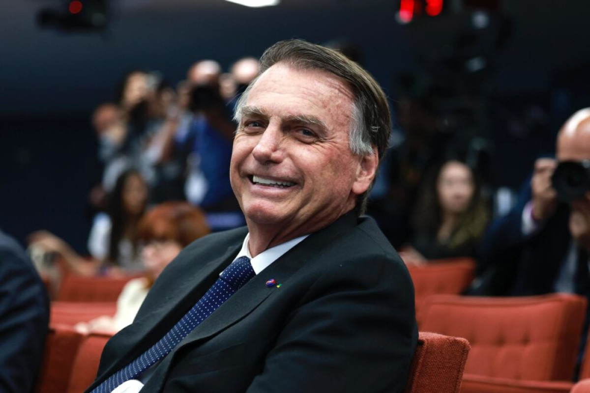 Bolsonaro deve ter alta nesta sexta após melhora clínica