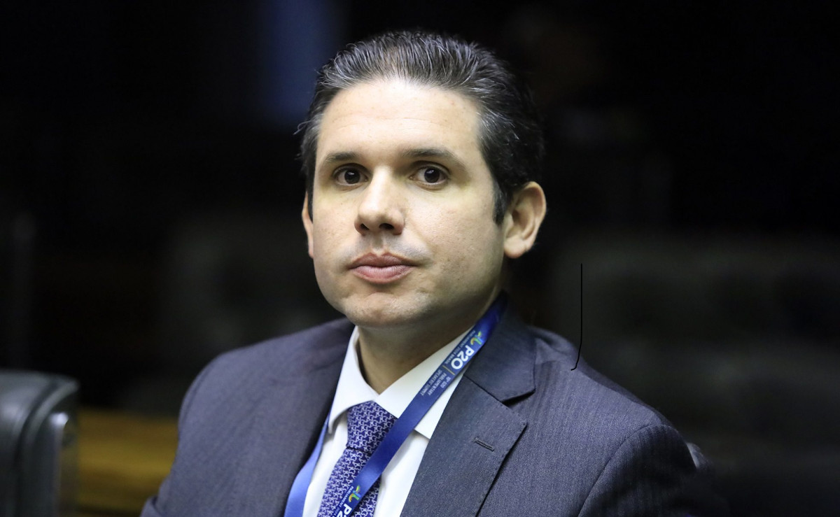 Hugo Motta cria, oficialmente, comissão da PEC que reduz maioridade penal