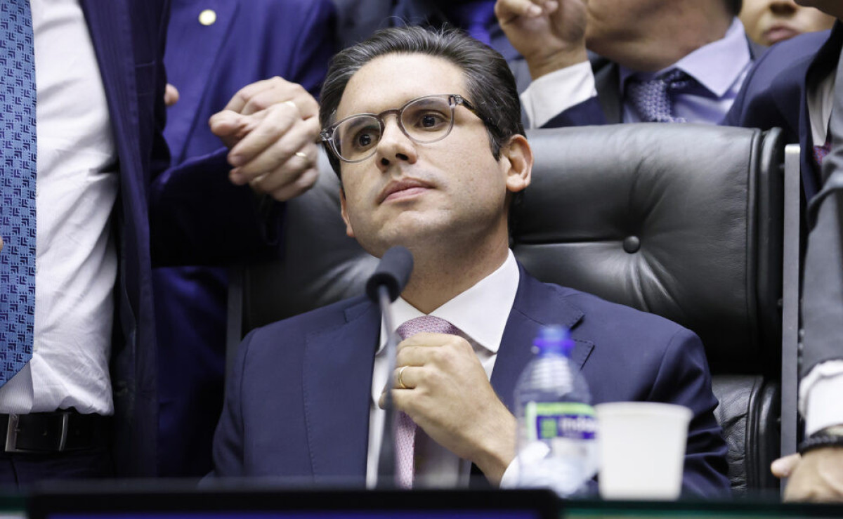 Motta defende emendas e elogia servidora alvo da PF