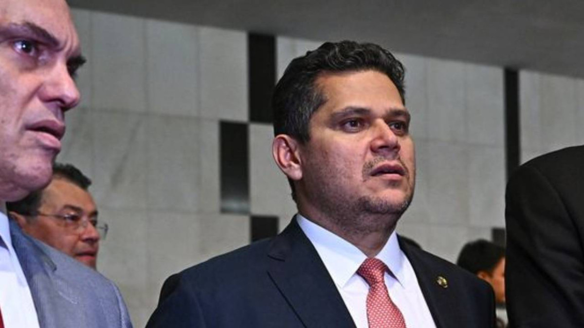 Manifestação no reduto de Alcolumbre cobra impeachment de Moraes