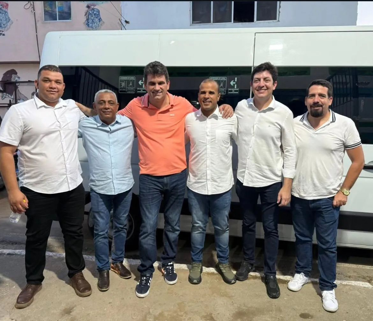 Irmão Aluízio prestigia agenda de Raquel Lyra em Chã de Alegria