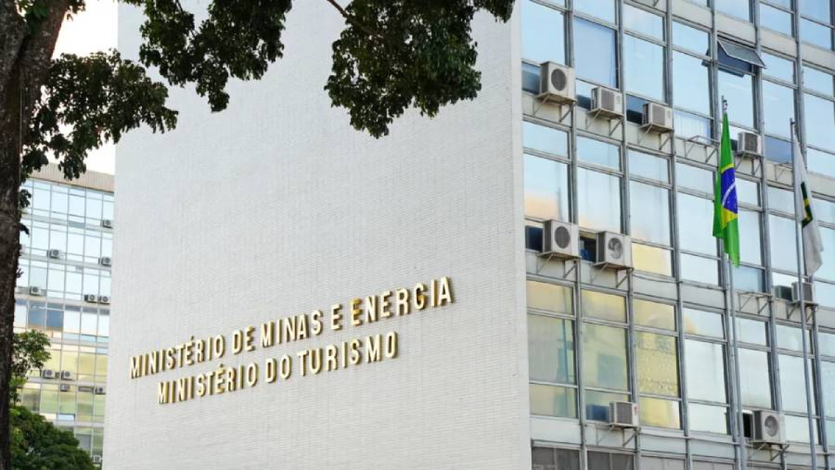 Relatório sobre leilão de energia cita irregularidades e pede apuração