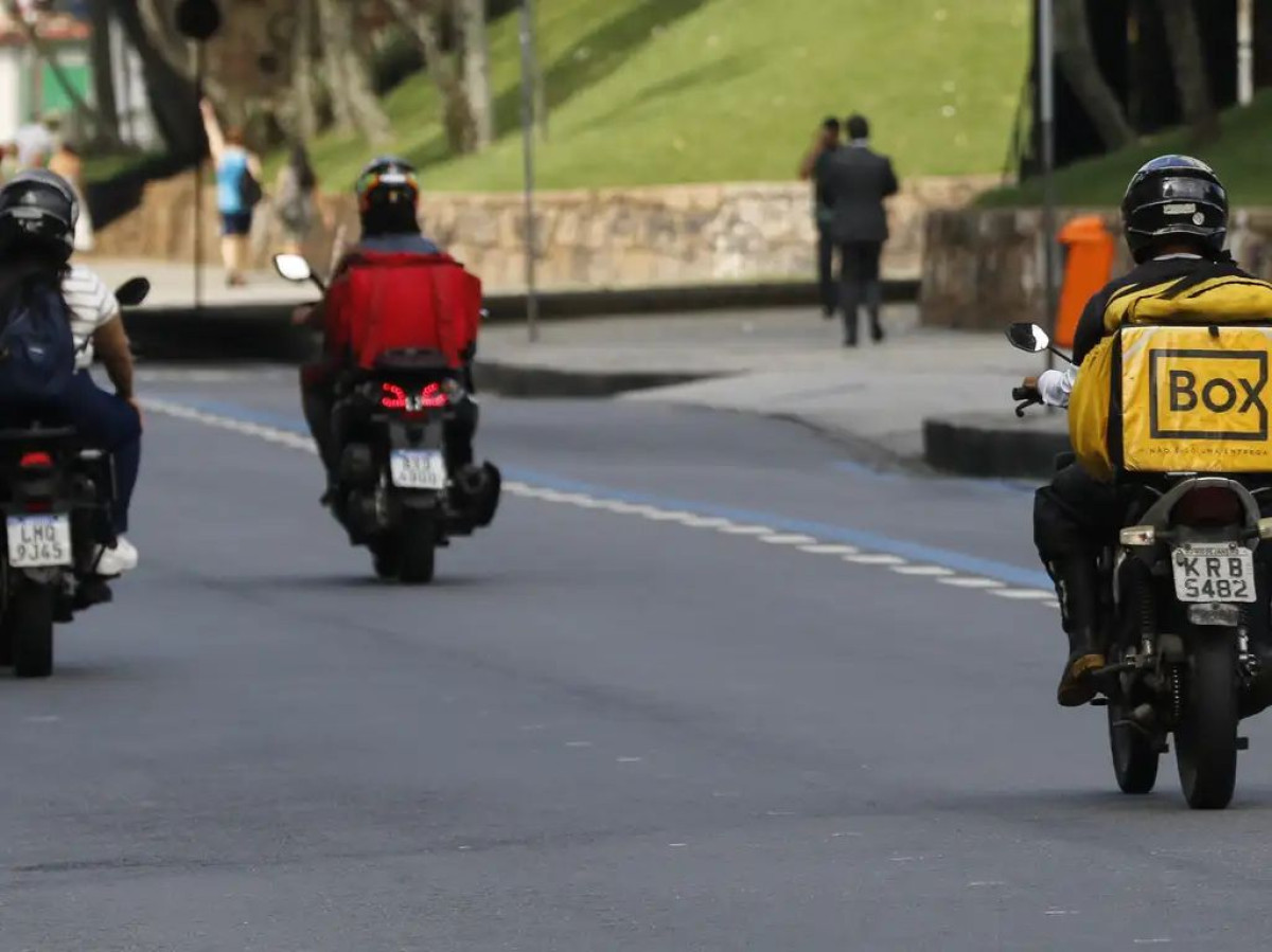 Governo propõe piso por corrida e enfrenta resistência de aplicativos