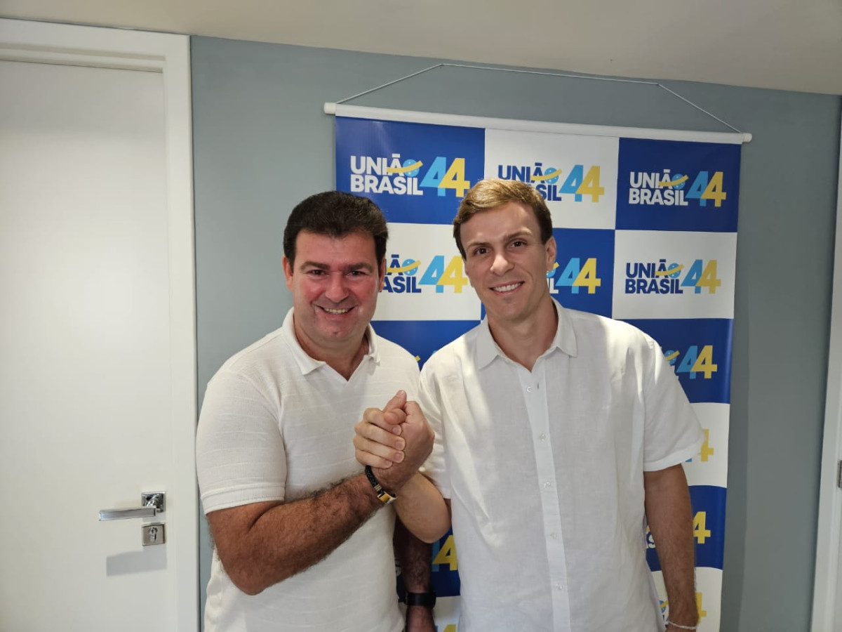 Prefeito do PT declara apoio a Miguel Coelho para o Senado