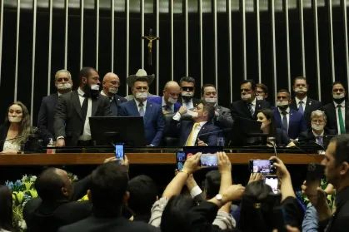 Corregedoria da Câmara propõe punição a deputados por motim; decisão final caberá à Mesa