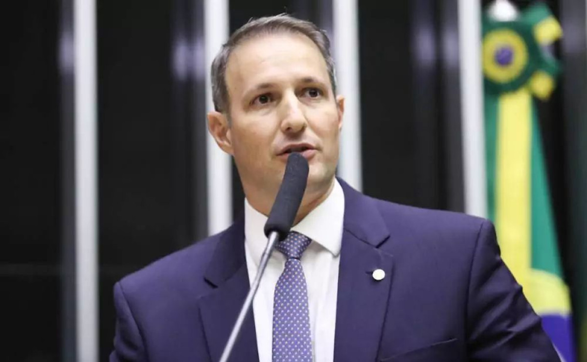 Derrite recua e diz que manterá poderes da PF em projeto