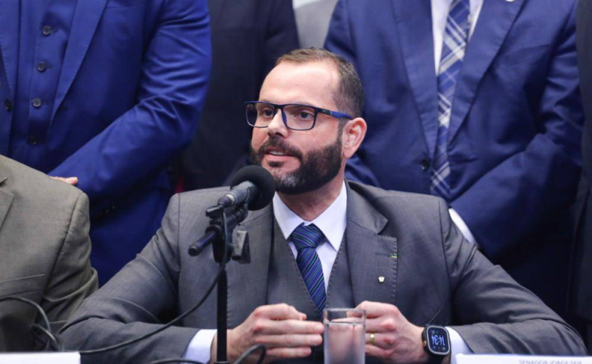 Senador diz que Alcolumbre não deve barrar missão aos EUA