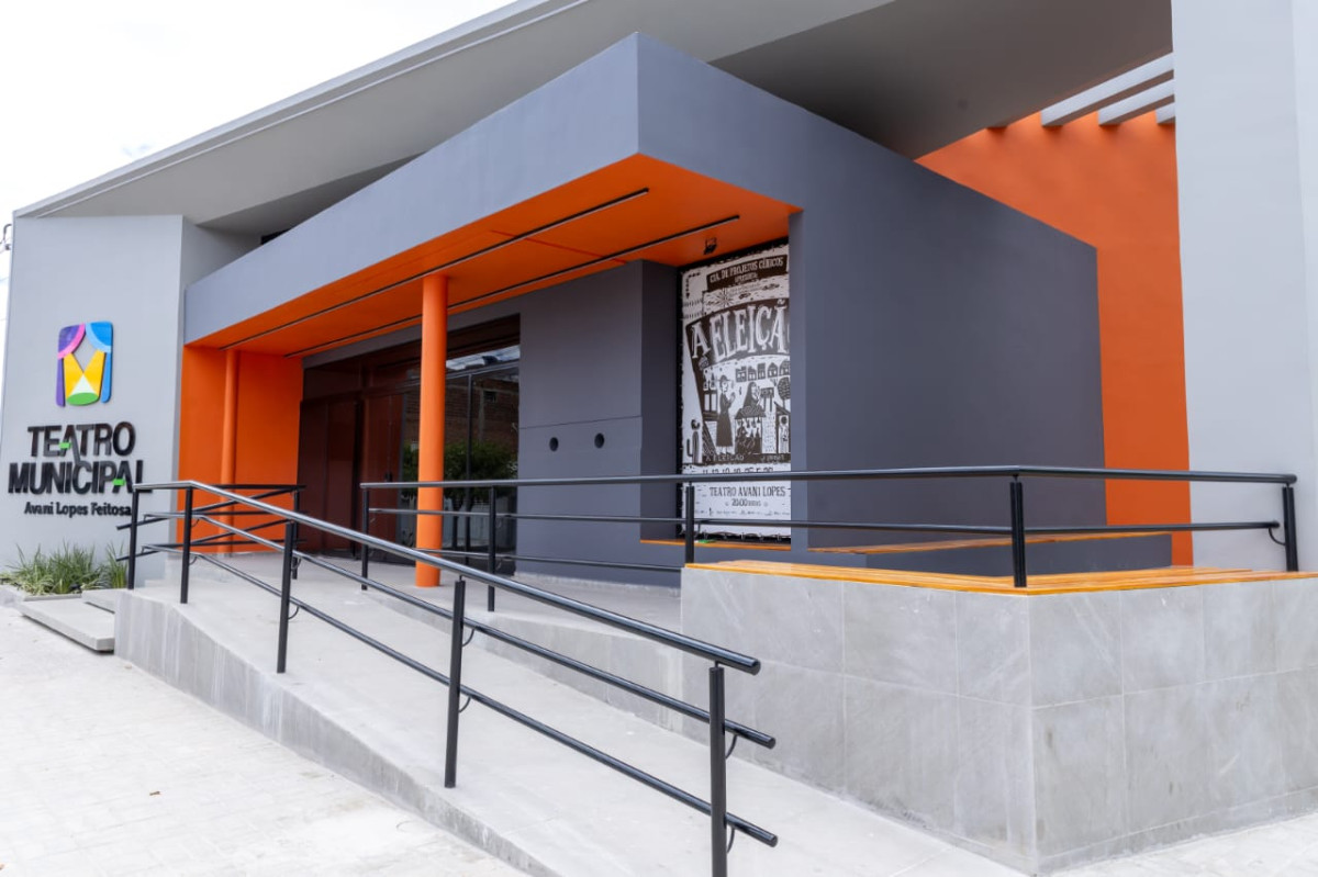 Santa Cruz do Capibaribe inaugura Teatro Municipal Avani Lopes