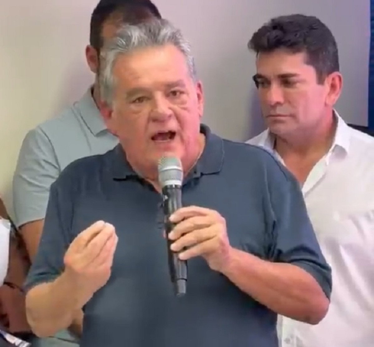Ex-deputado Silvio Costa chama Eduardo Bolsonaro de "maloqueiro" durante convenção do Republicanos