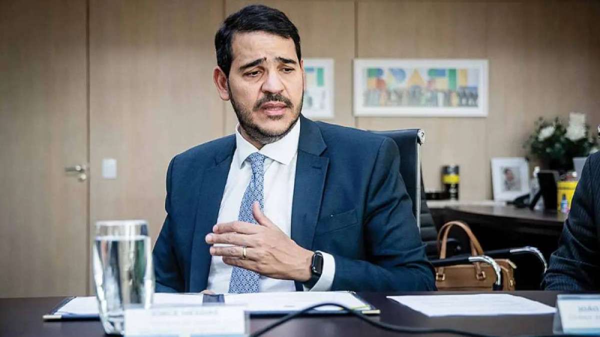 Messias enfrenta resistência evangélica e depende de Alcolumbre