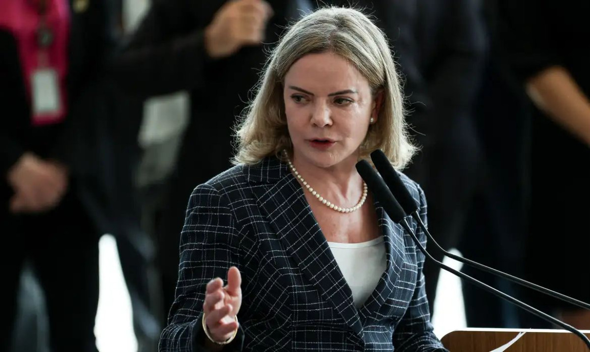 Gleisi Hoffmann critica Davi Alcolumbre e cobra alinhamento político no governo