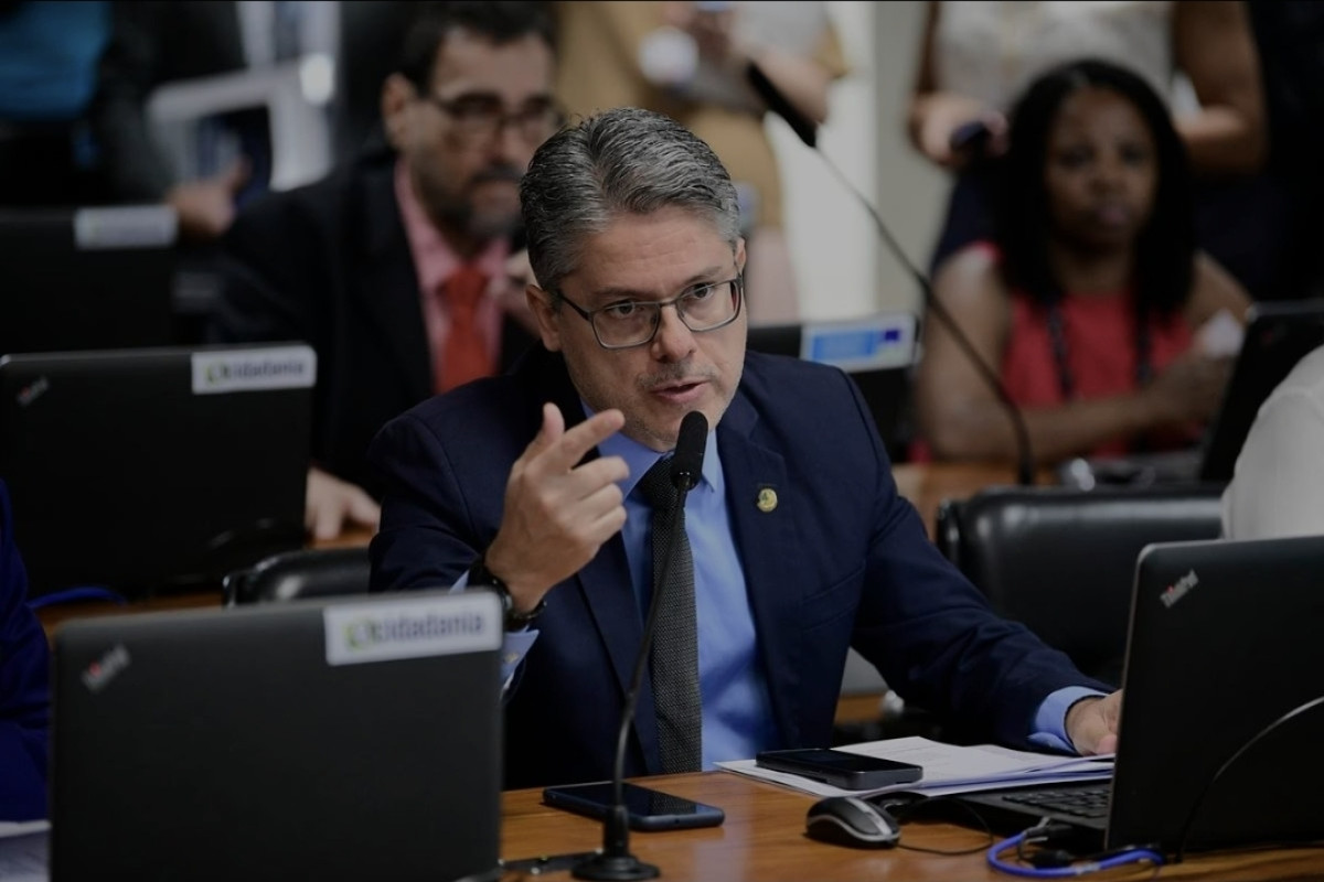 Relator vota pela rejeição da PEC da Blindagem