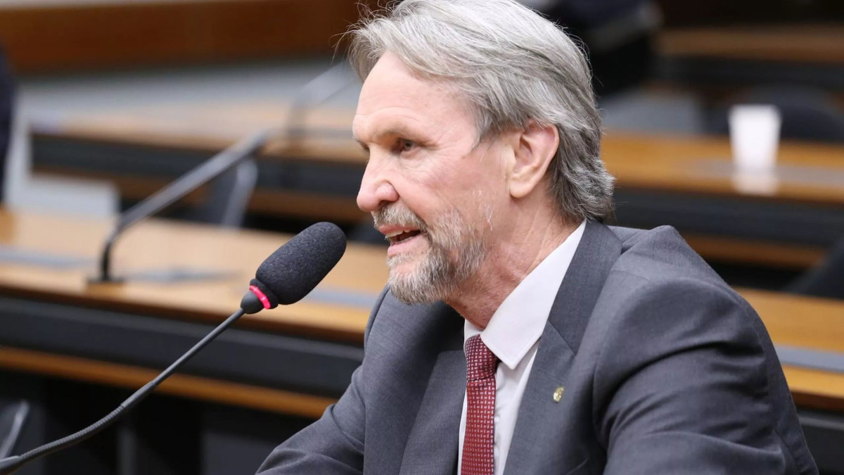 Líder do PT cobra debate sobre autonomia do Banco Central