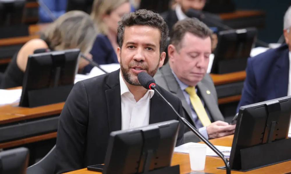 Justiça nega pedido de Janones para remover publicação sobre exclusão da OAB