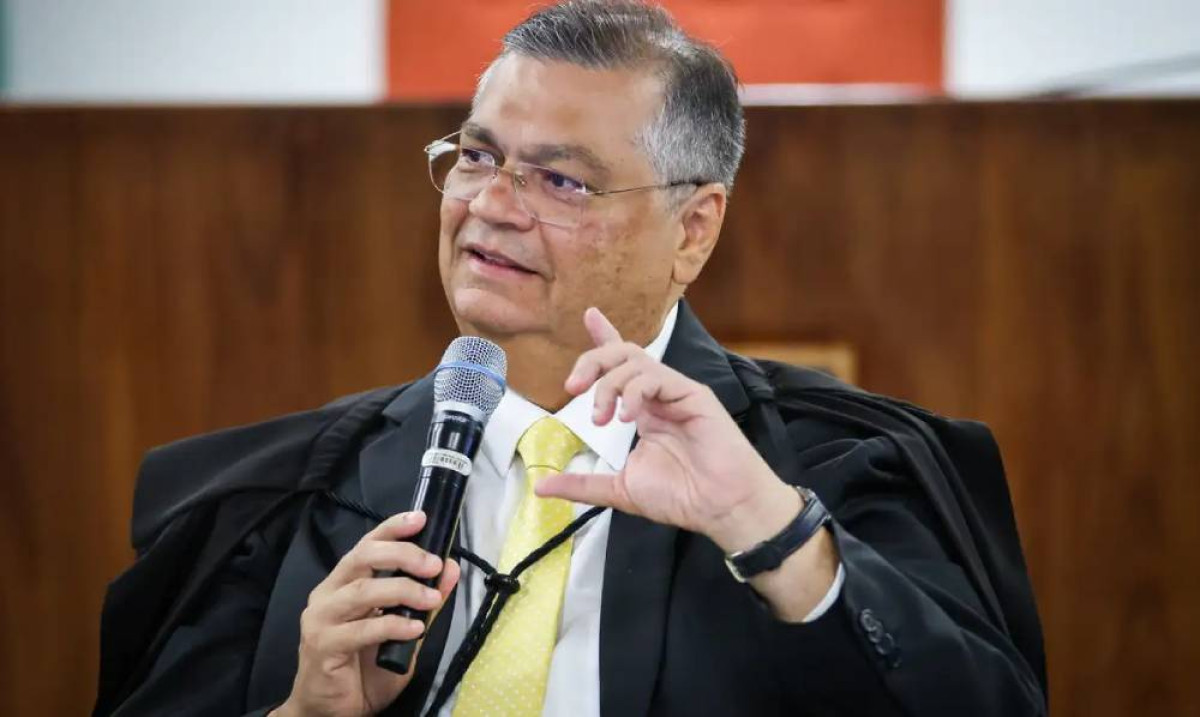 Dino nega crise no Judiciário e defende aperfeiçoamento do sistema
