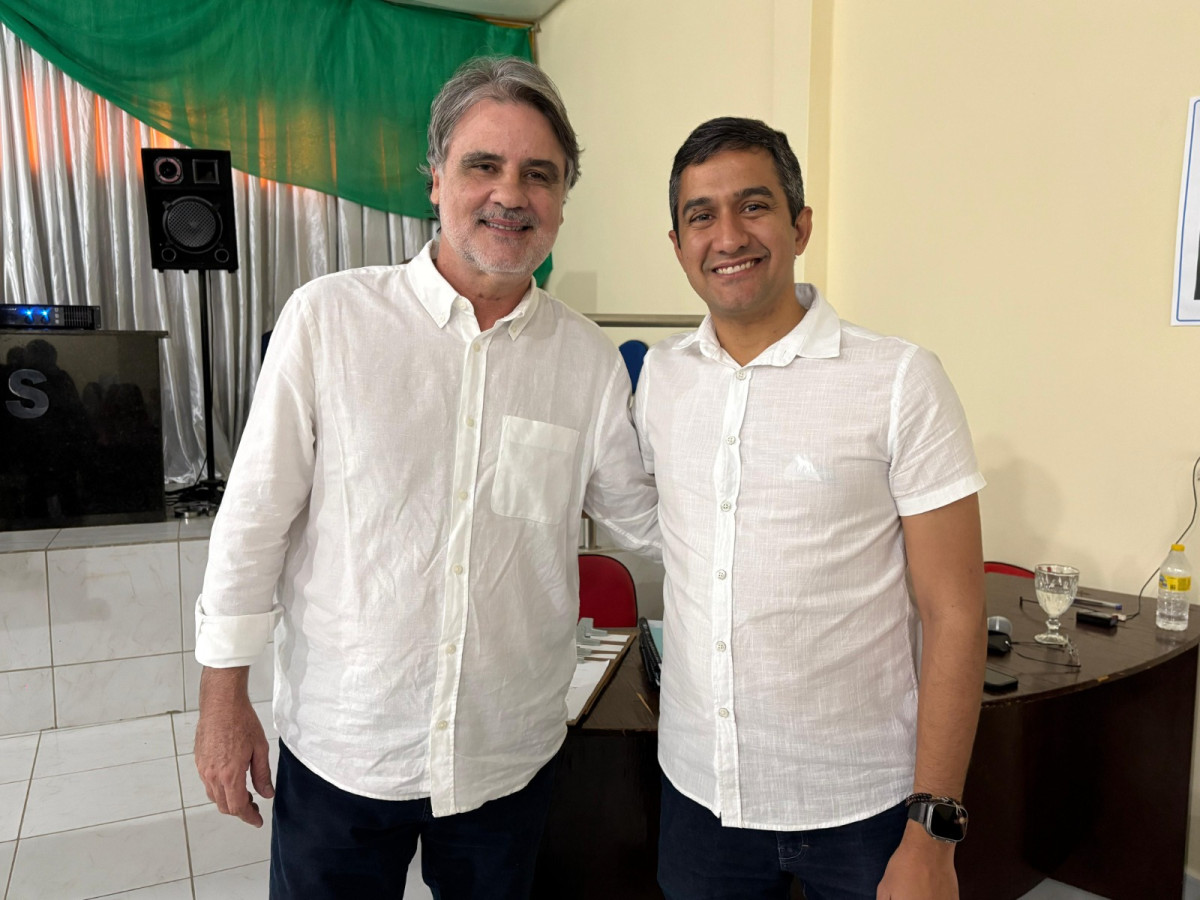 Tabira realiza encontro formativo com presença de Raul Henry