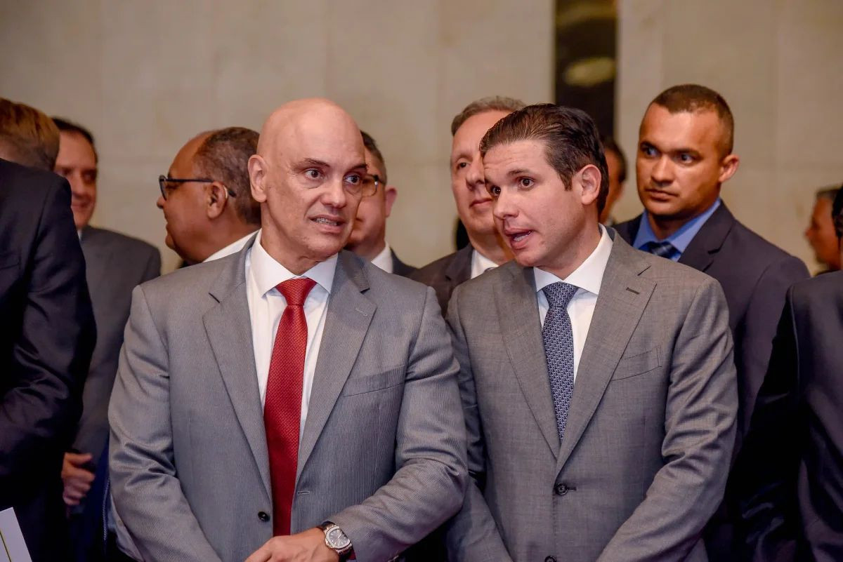 Decisão de Moraes sobre Zambelli abre nova crise entre Poderes
