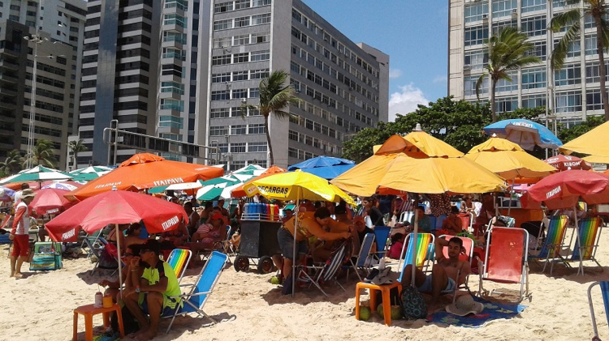 Procon Recife adverte: Cobrança de consumação mínima na praia é “ilegal”