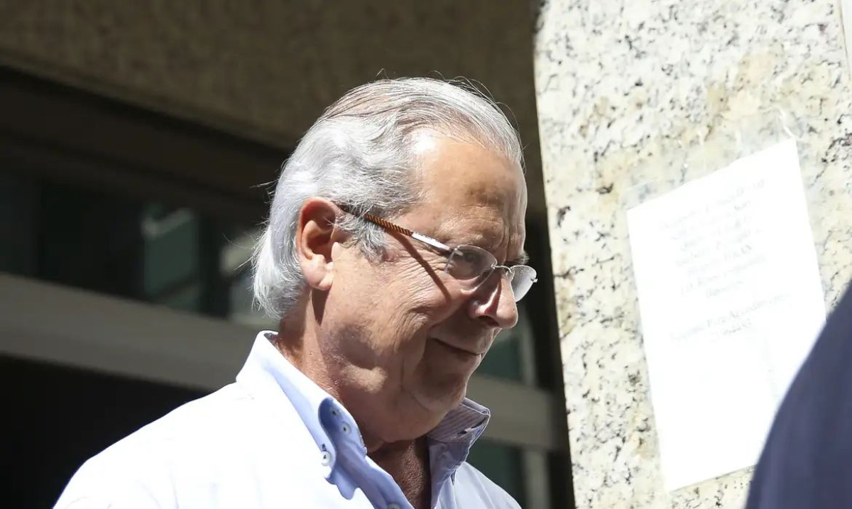 Dirceu defende Lula e critica foco em corrupção
