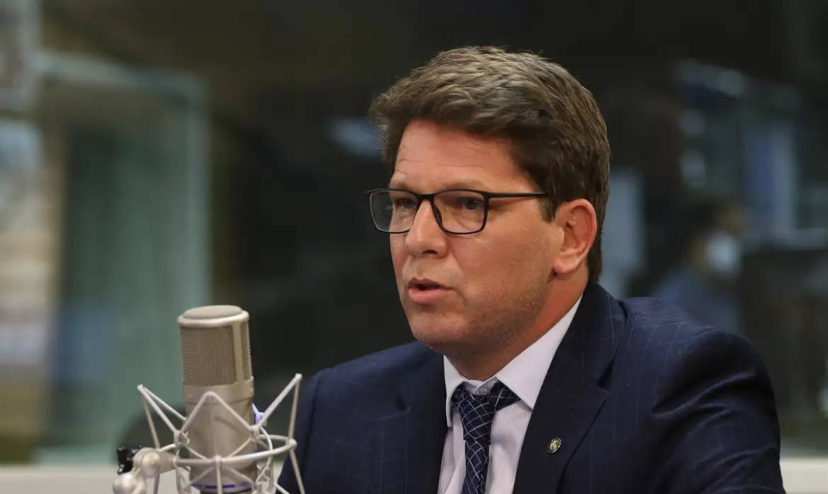 Mario Frias se defende de suspeitas em investigação sobre filme de Bolsonaro