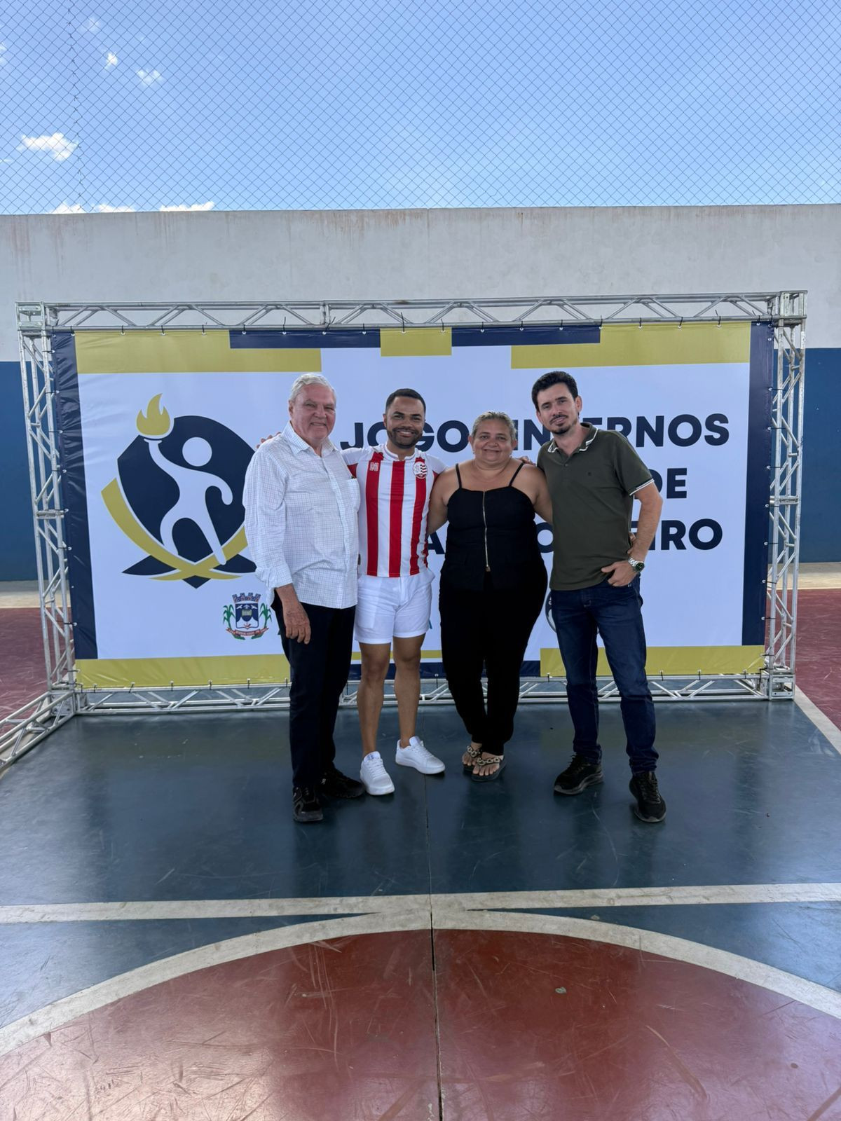 Prefeito Henrique Queiroz prestigia a grande final dos Jogos Escolares em Lagoa do Outeiro