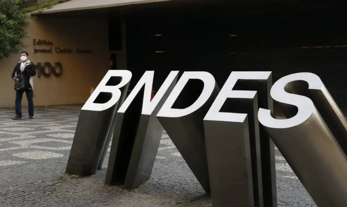 BNDES libera R$ 6,6 bilhões para renovação de caminhões e ônibus