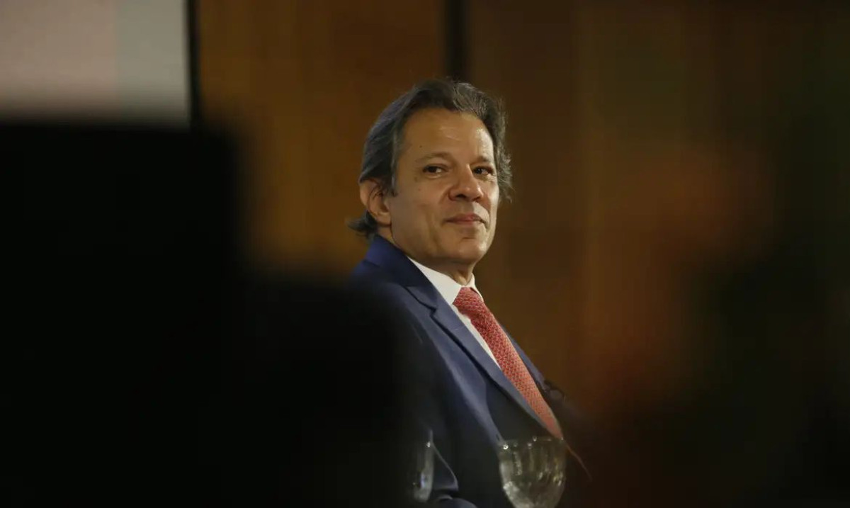 Aliados dizem que Haddad deve viajar o país para divulgar isenção do IR