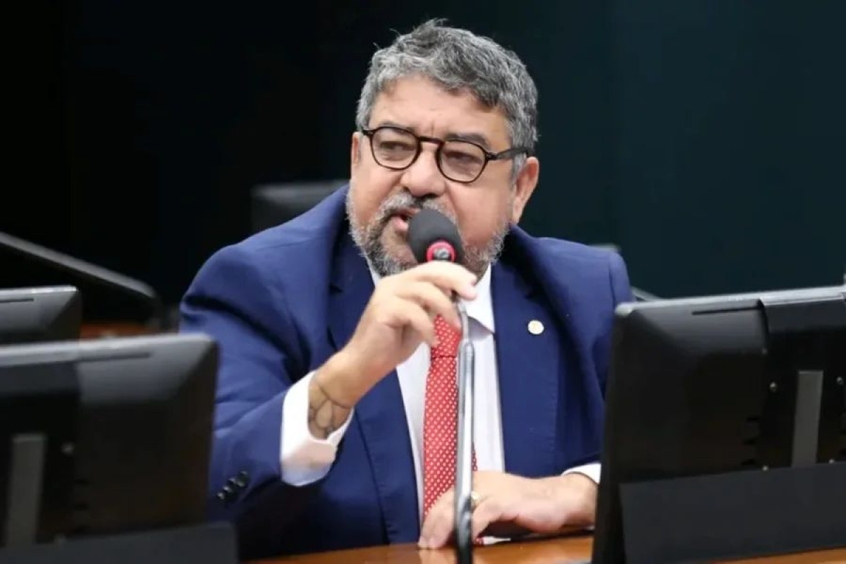 Vice do PT critica ala polêmica de desfile em homenagem a Lula no Rio