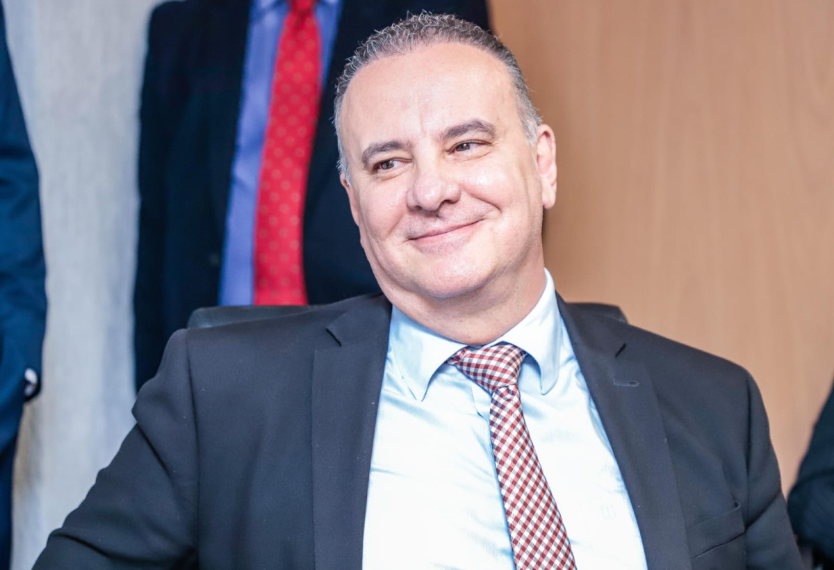Quando a PEC Libera o Professor — e Enrola o Prefeito: O Novo Desafio da Acumulação de Cargos