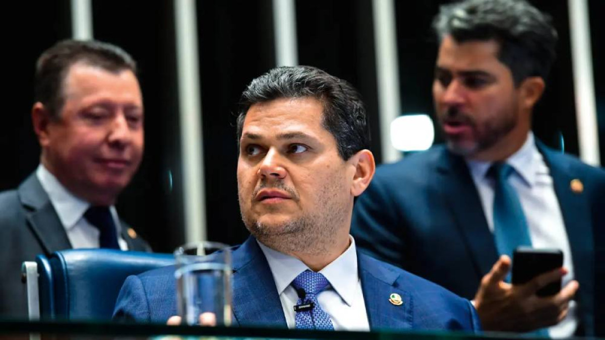Apoio de Alcolumbre a Jaques amplia pressão sobre o Planalto