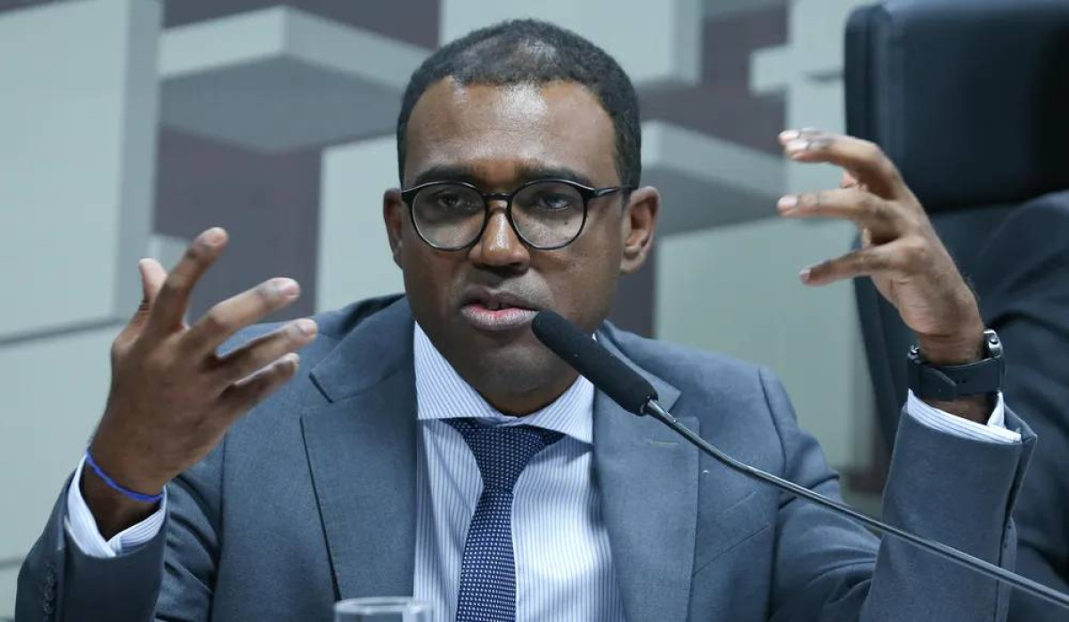 Diretor do BC diz que investigados participaram de reuniões da PF sobre o Master