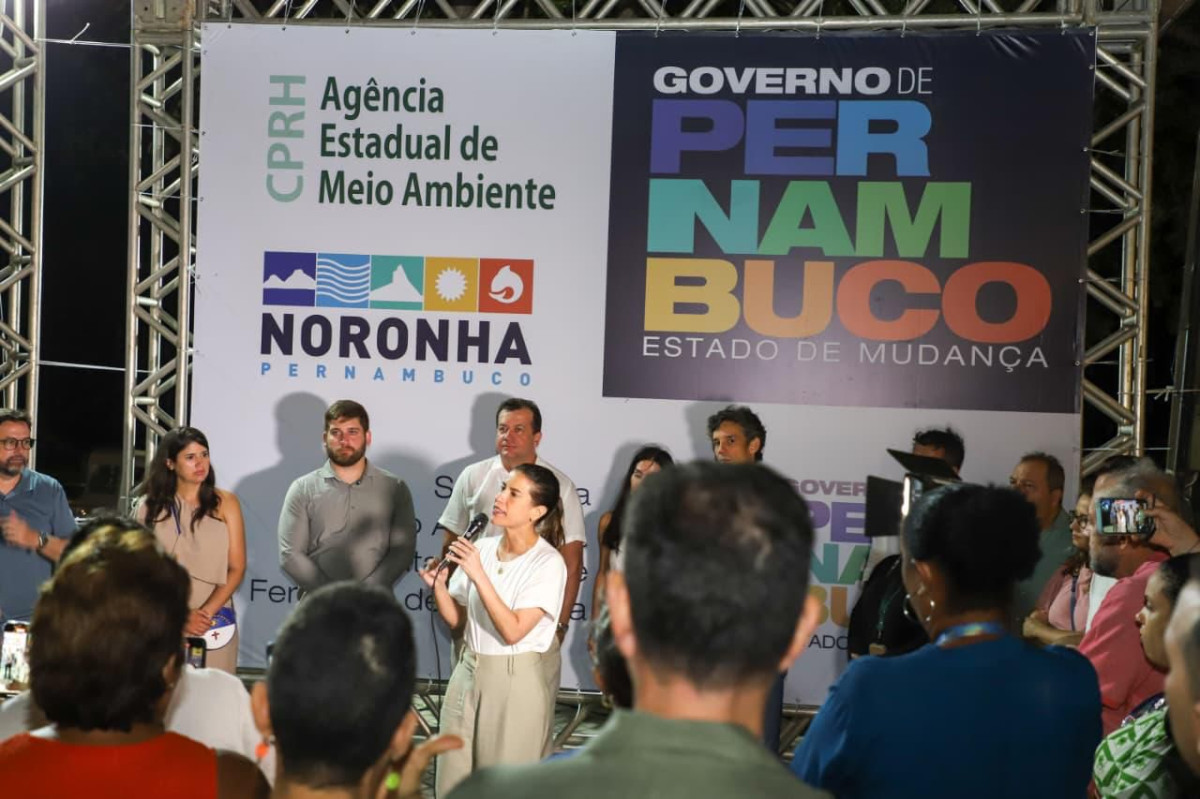 Em Fernando de Noronha, governadora Raquel Lyra anuncia a construção de casas e reforma do cemitério local