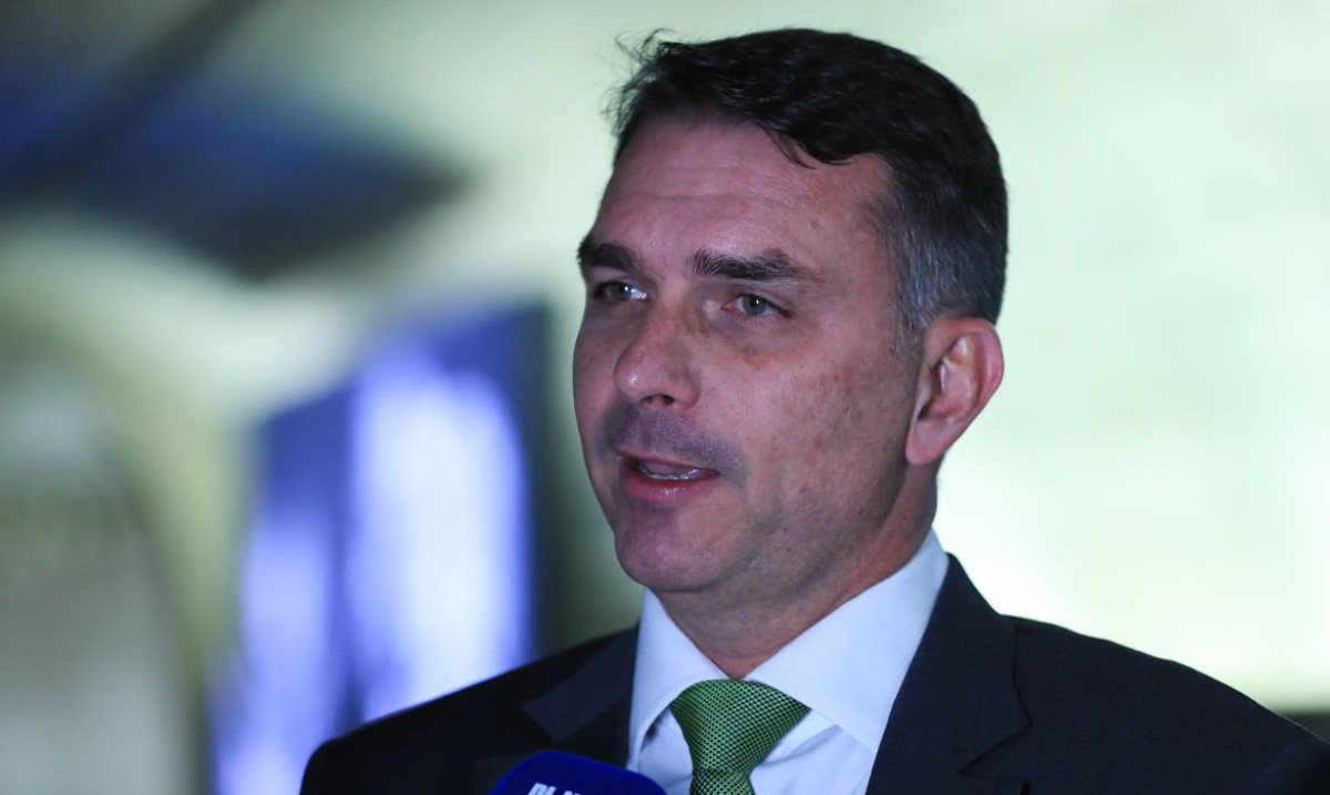 Flávio prevê corte de ministérios e redução da maioridade penal para 14 anos