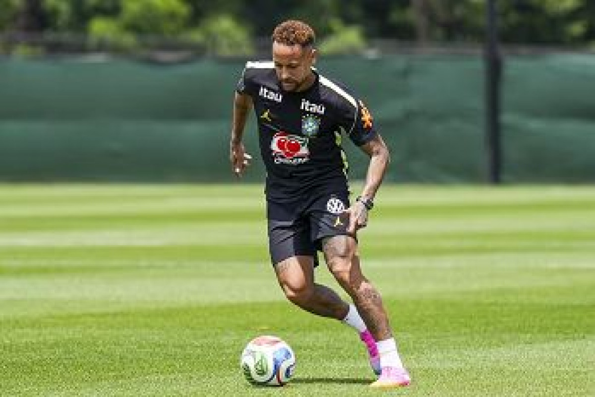 Ancelotti espera volta de Neymar contra Escócia