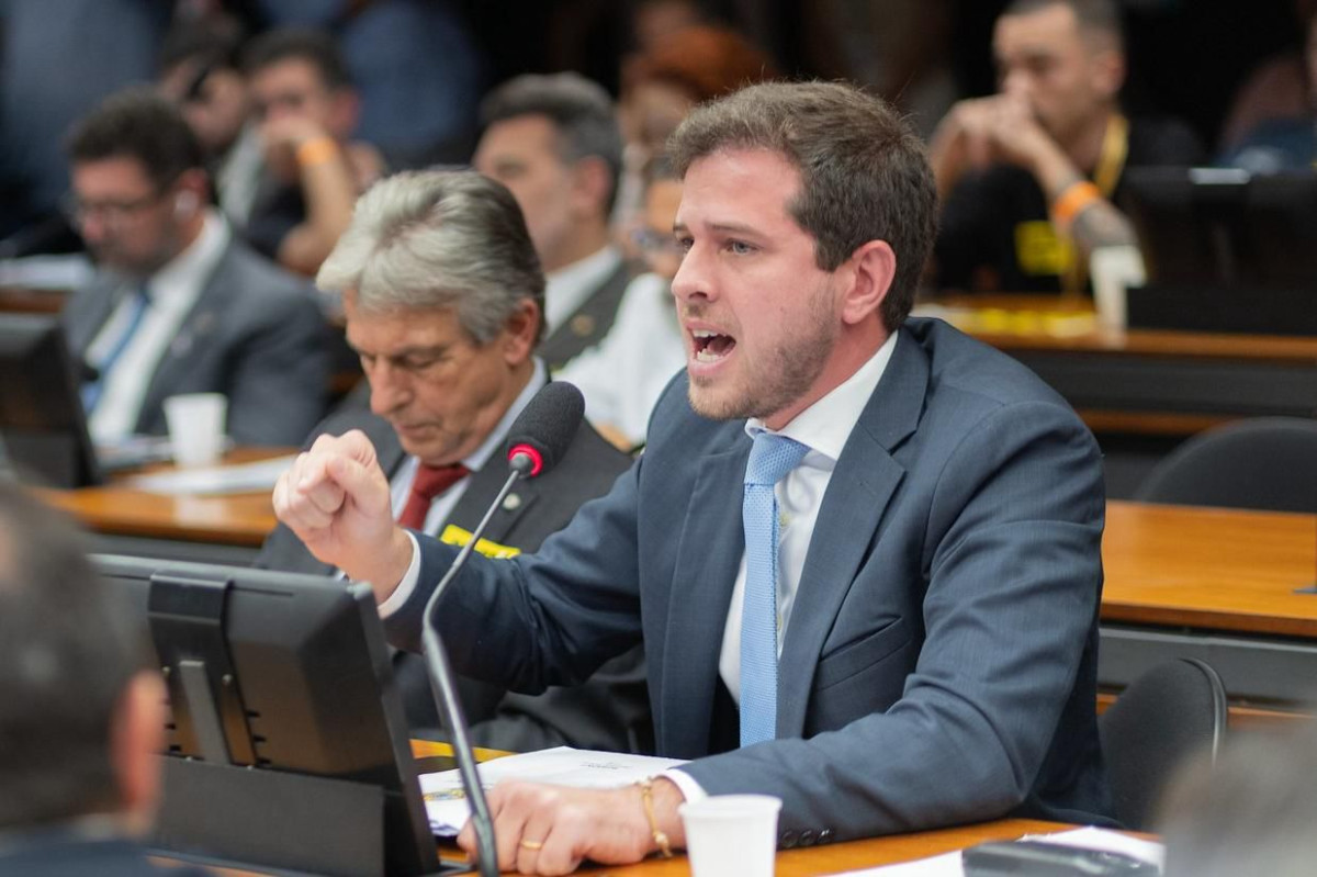 Pedro Campos solicita ao Governo de Pernambuco gratuidade no transporte público durante o Enem