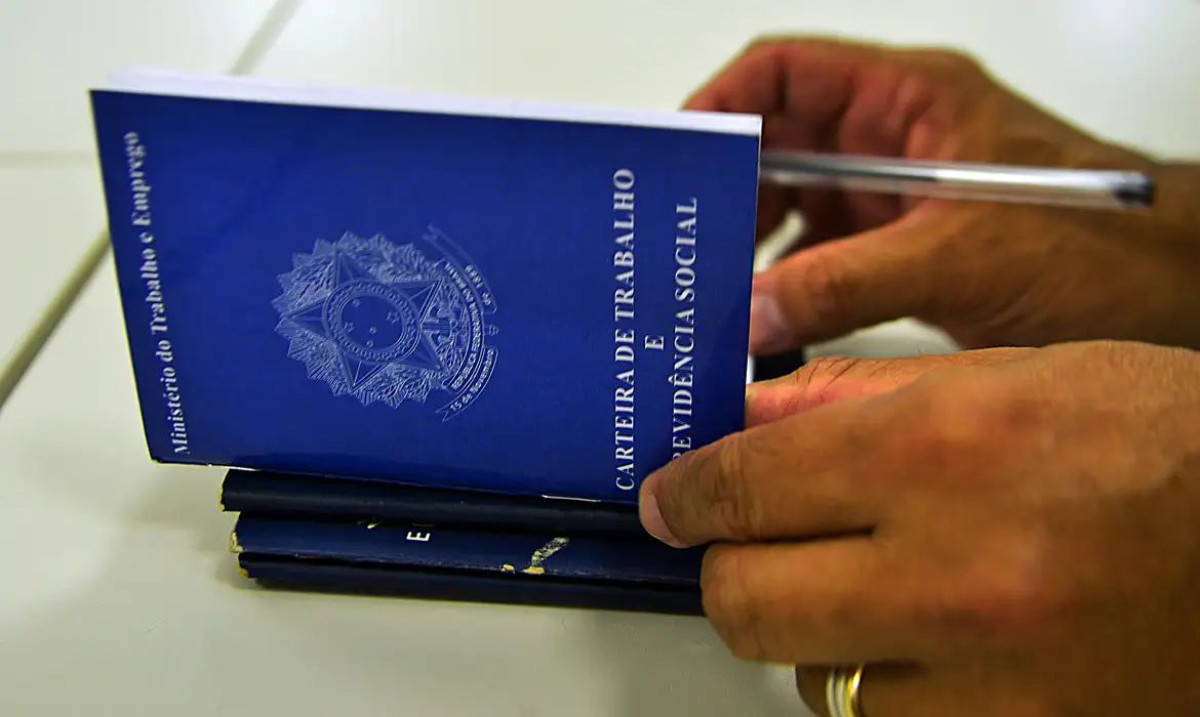 Brasil cria mais de 147 mil empregos com carteira assinada em agosto