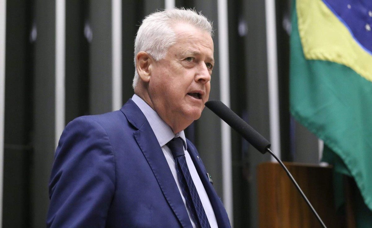 TRE-DF manda Rollemberg retirar outdoors com número do PSB