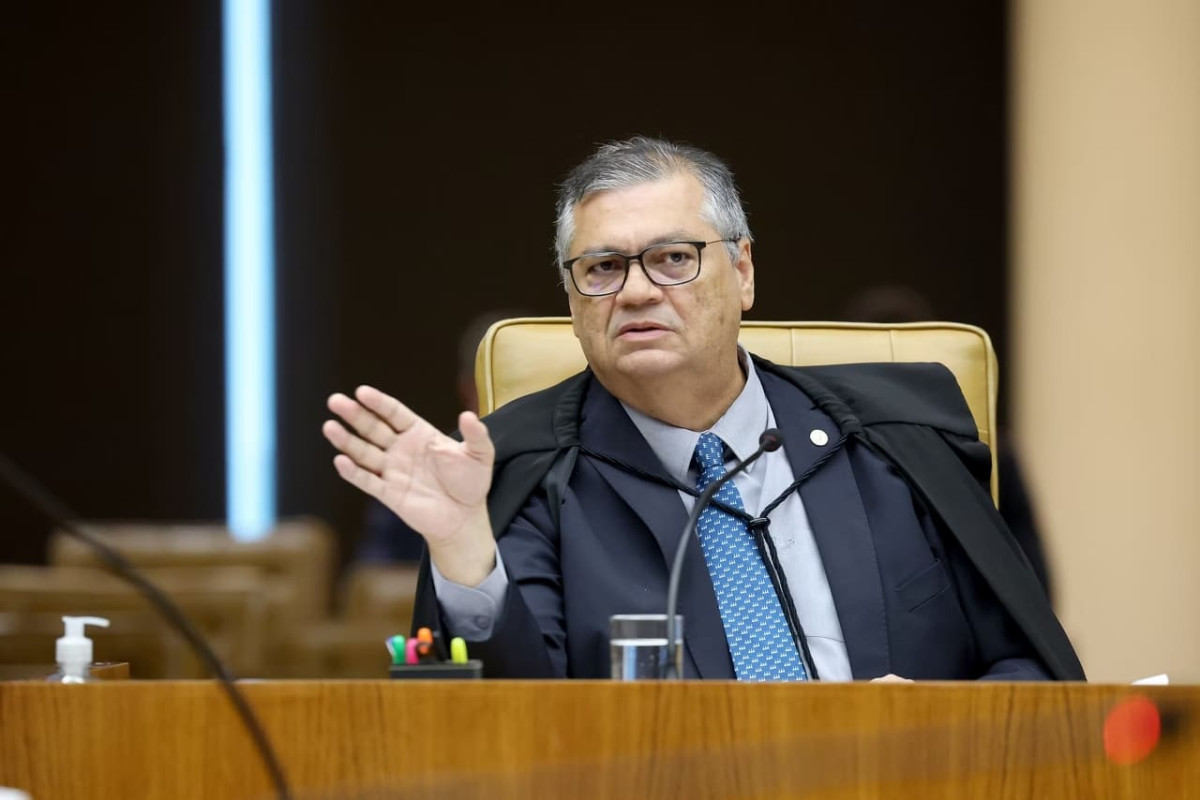 Ministro Flávio Dino suspende quebra de sigilos na CPMI