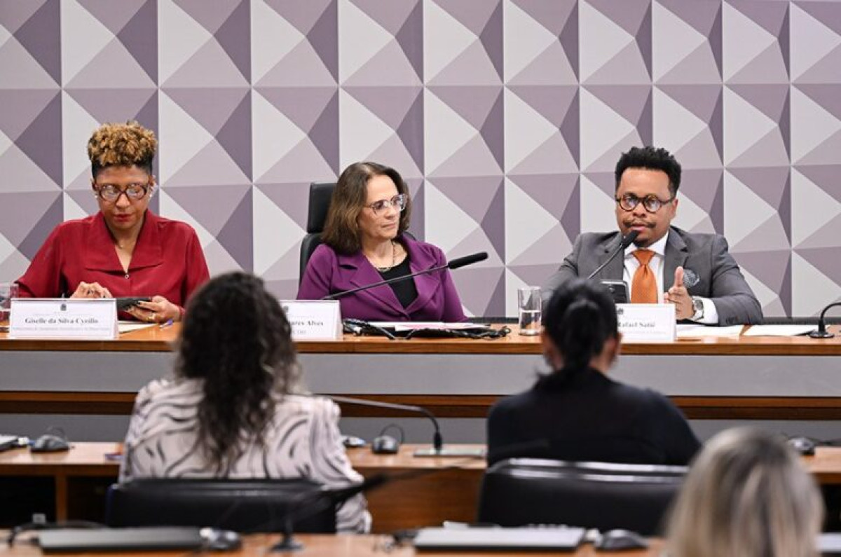 Comissão aprova proposta que restringe aborto legal de menores