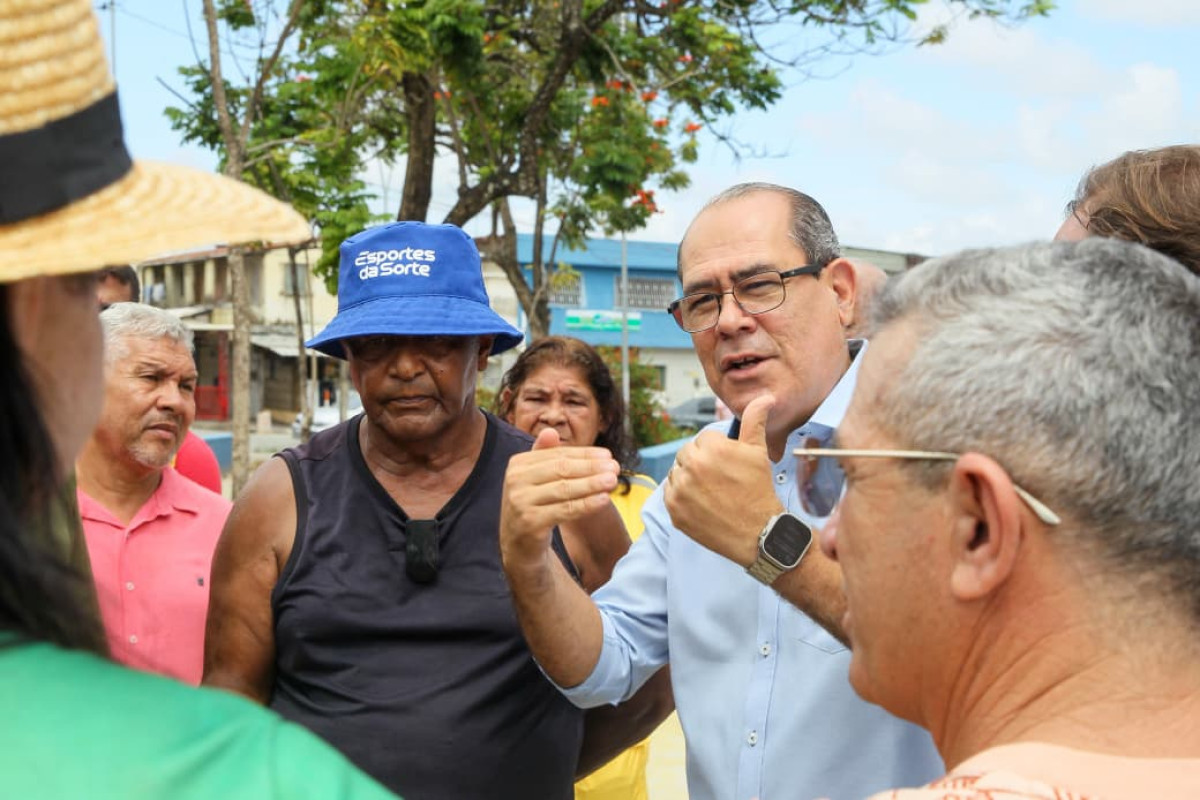 Prefeito Mano Medeiros visita obras de requalificação da Academia das Cidades de Barra de Jangada