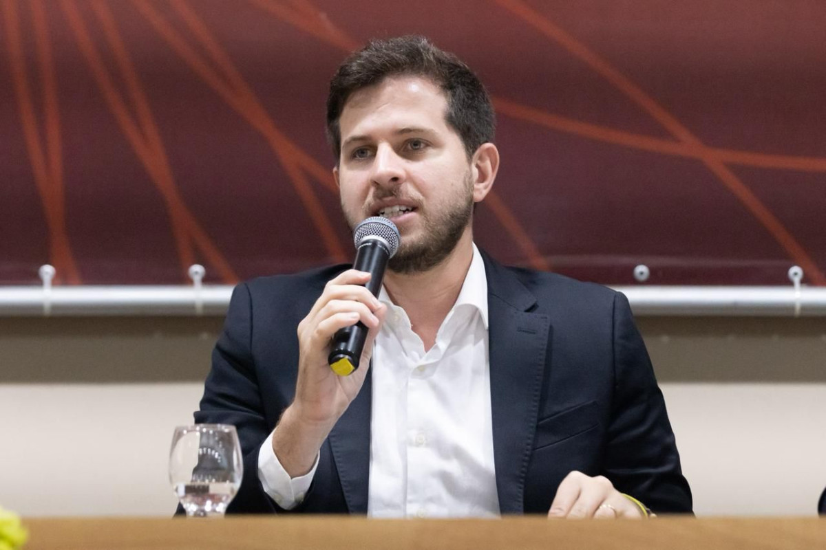 Câmara dos Deputados debate impactos da escala 6x1 no Recife 