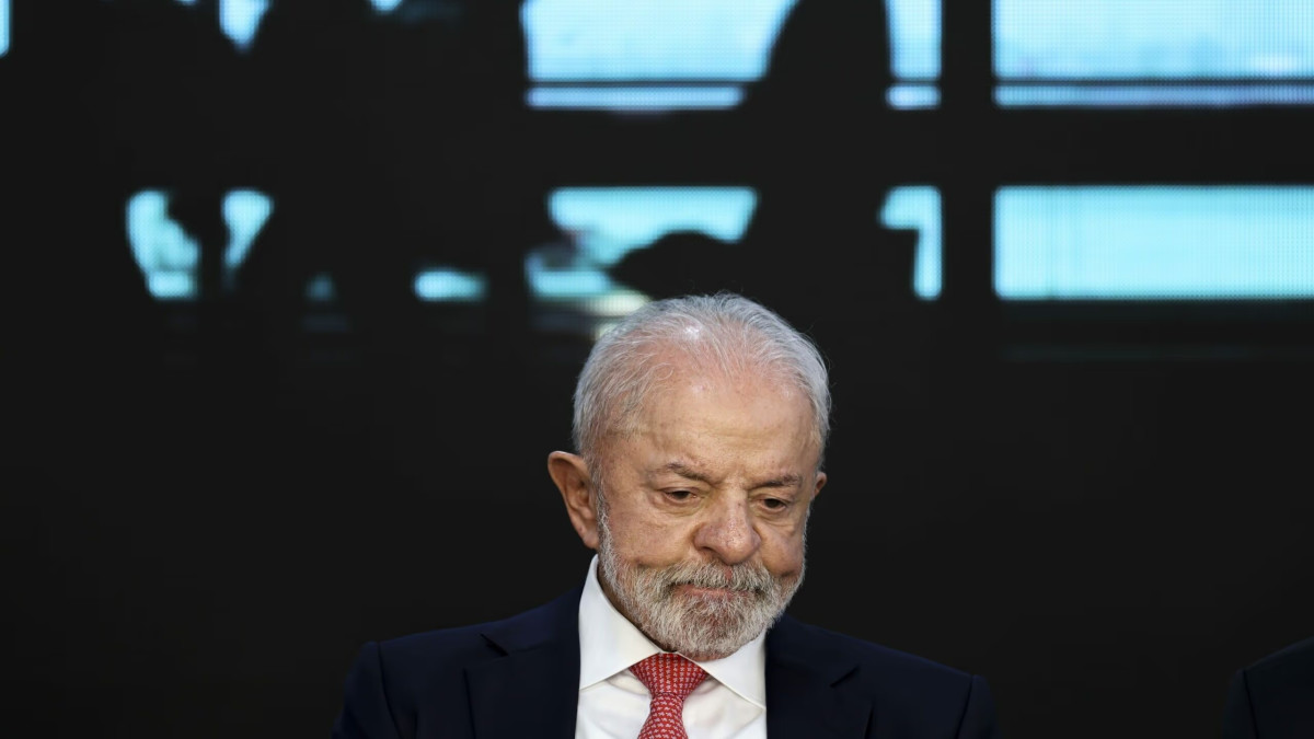 Lula fica atrás de Flávio e Tarcísio em SP, indica pesquisa
