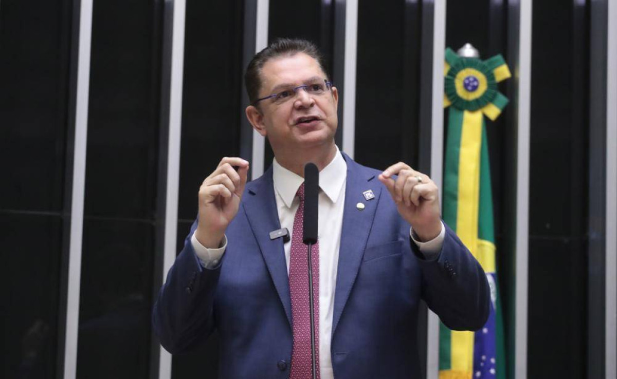 PL inicia coleta de assinaturas para PEC da anistia
