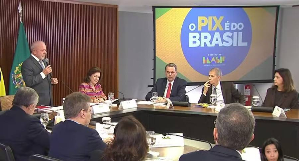 Lula diz que foi surpreendido por tarifas e cobrará Trump
