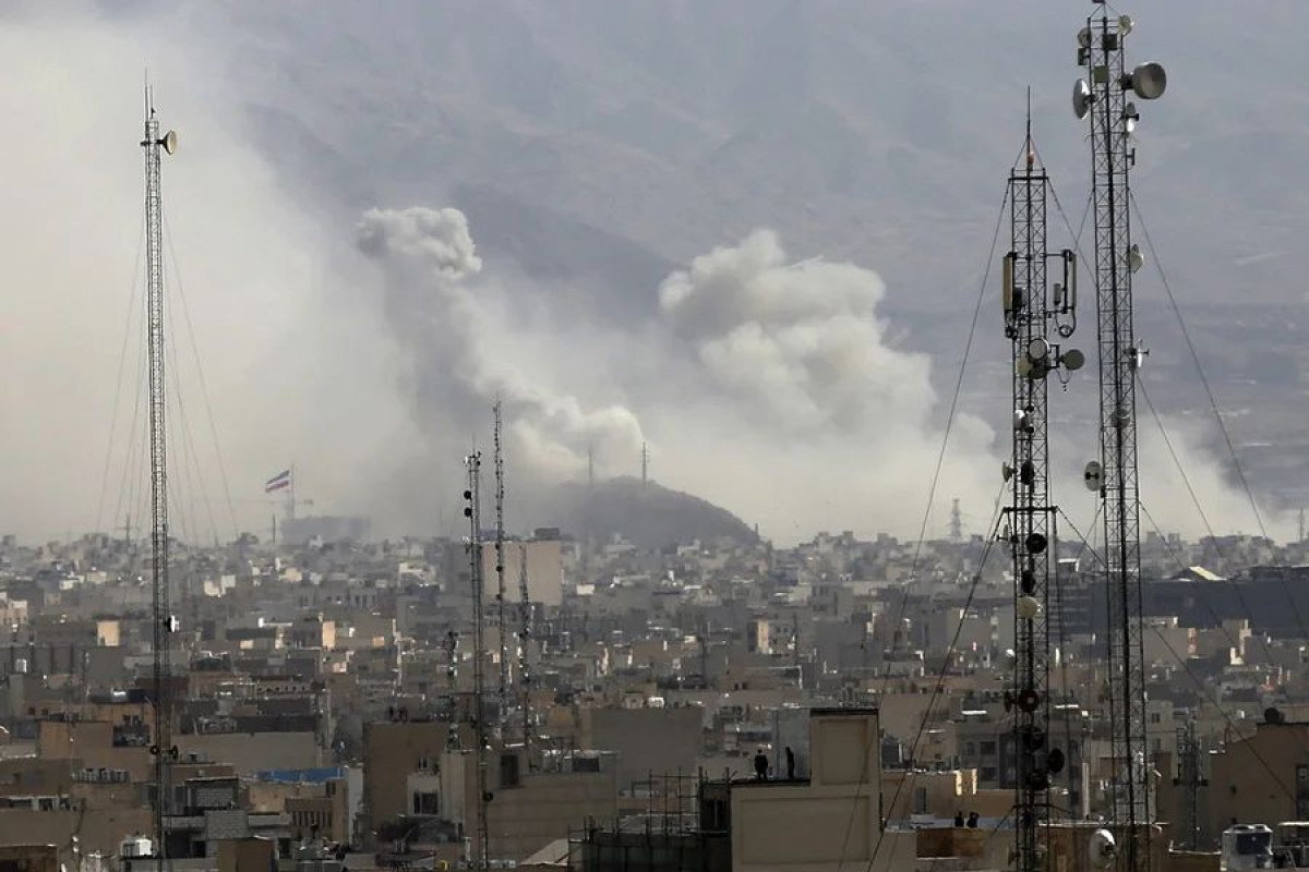 EUA e Israel atacam o Irã após semanas de tensão