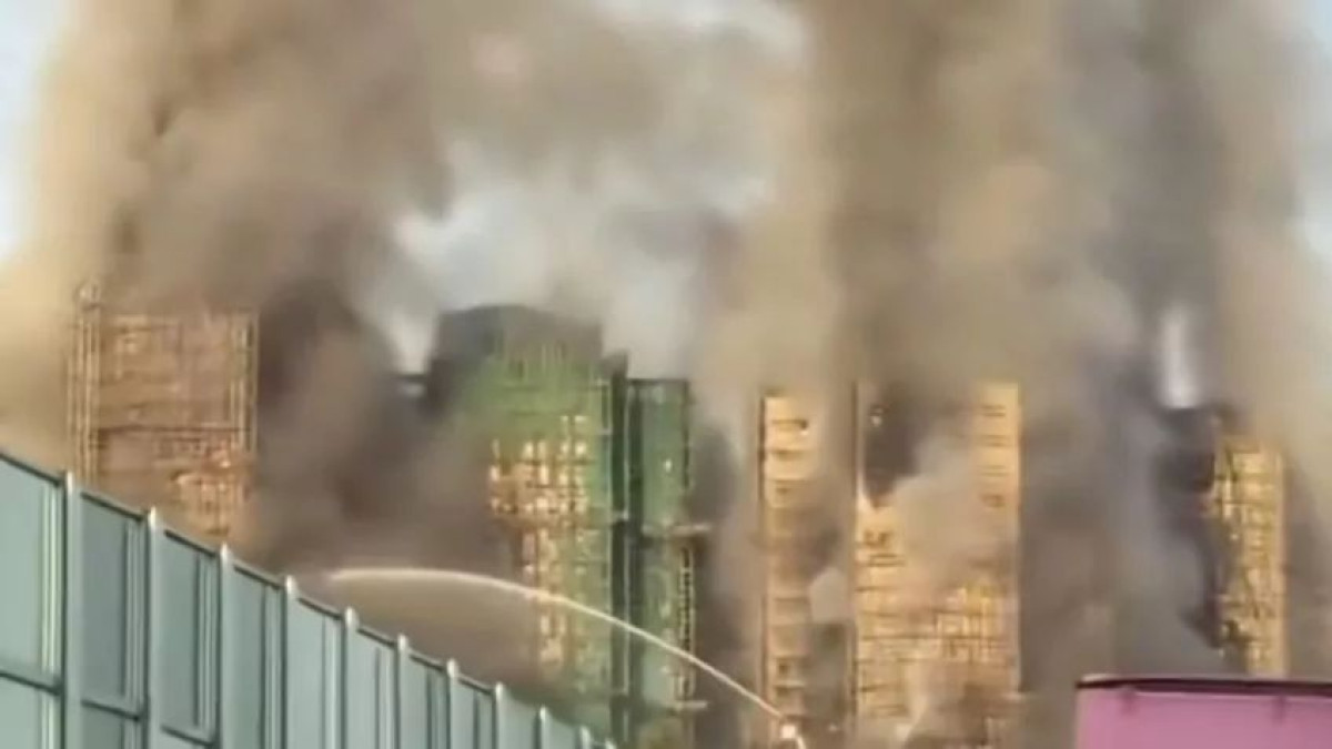 Incêndio em Hong Kong deixa 55 mortos e centenas de desaparecidos