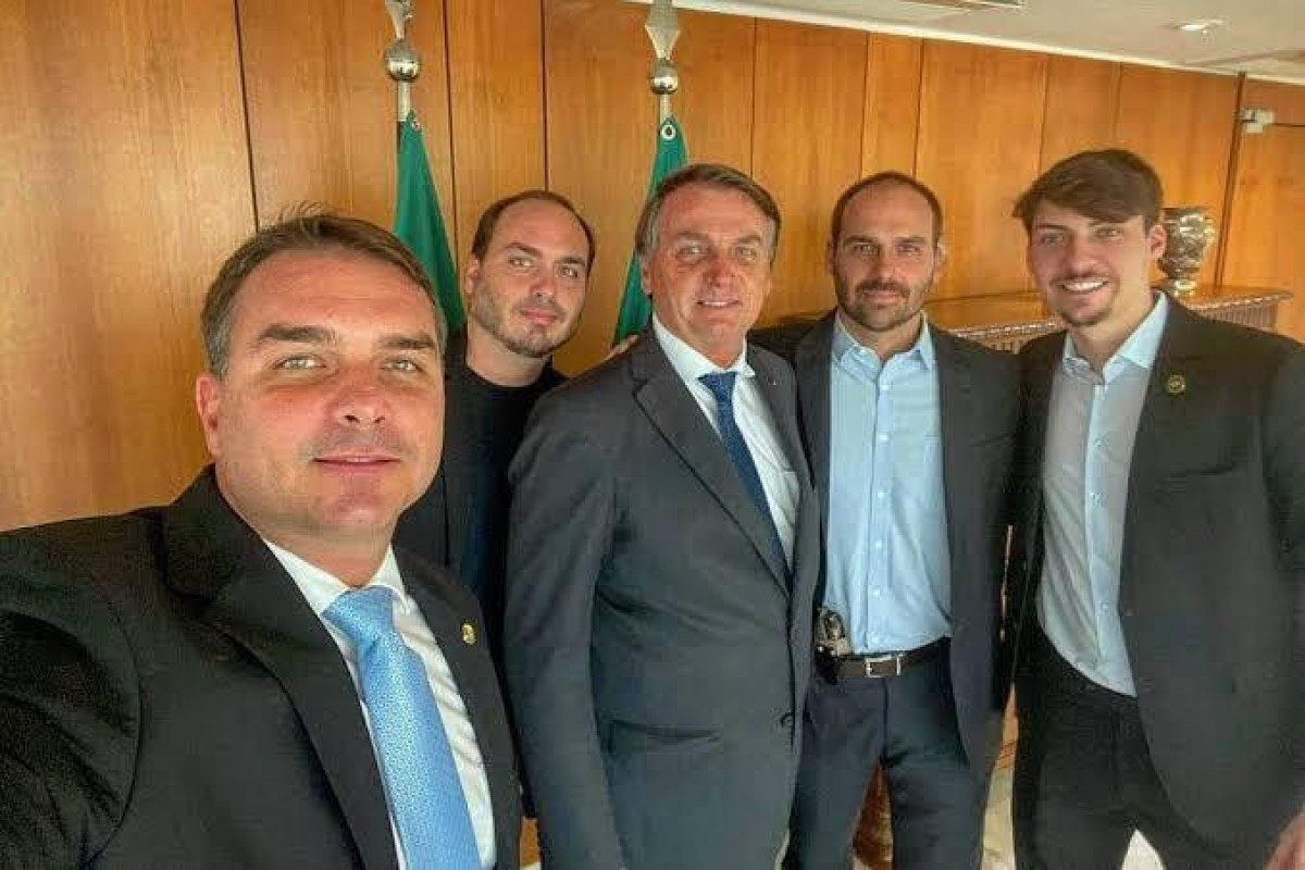 Alexandre de Moraes nega pedido para que Bolsonaro receba visita dos filhos no Dia dos Pais