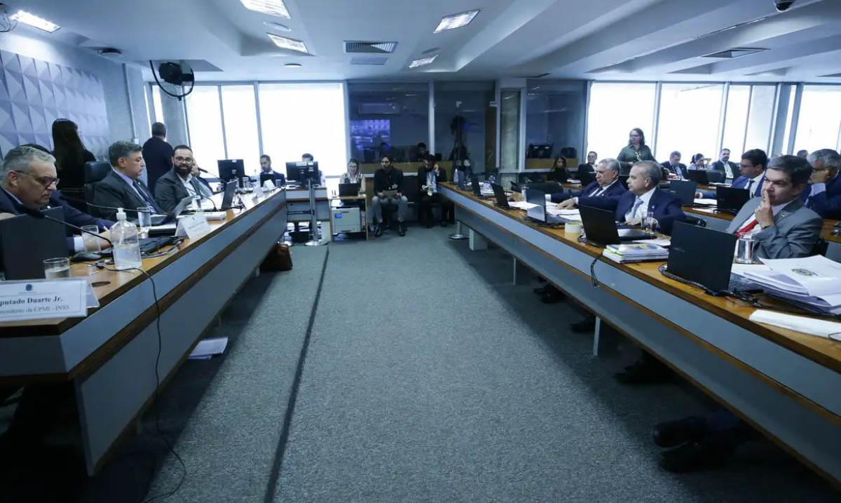 CPMI do INSS ouve ex-dirigentes de associação e conselho nesta segunda (20)