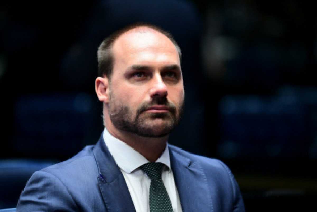 PF afasta Eduardo Bolsonaro do cargo de escrivão por ausência no trabalho